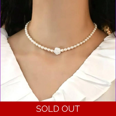 Beyonce White Ivory Rose Flower Necklace Beyonce White Ivory Rose Flower Necklace